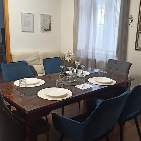 Varalja Apartman Tata Exteriér fotografie