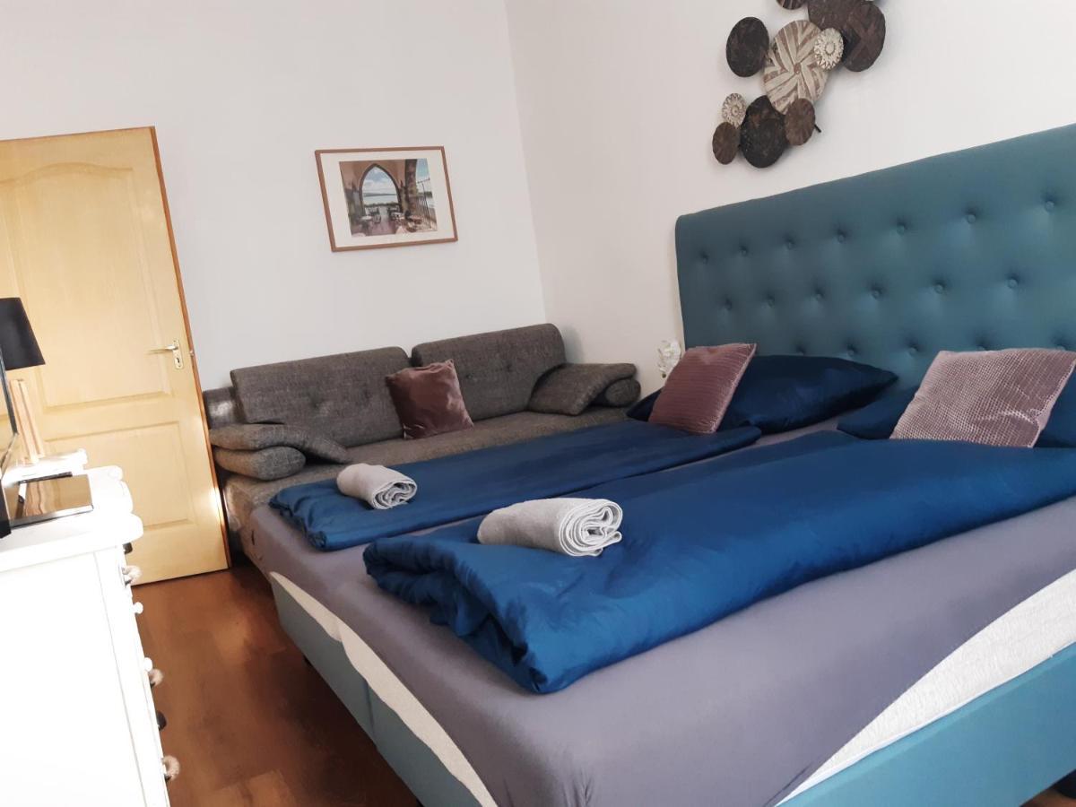 Varalja Apartman Tata Exteriér fotografie