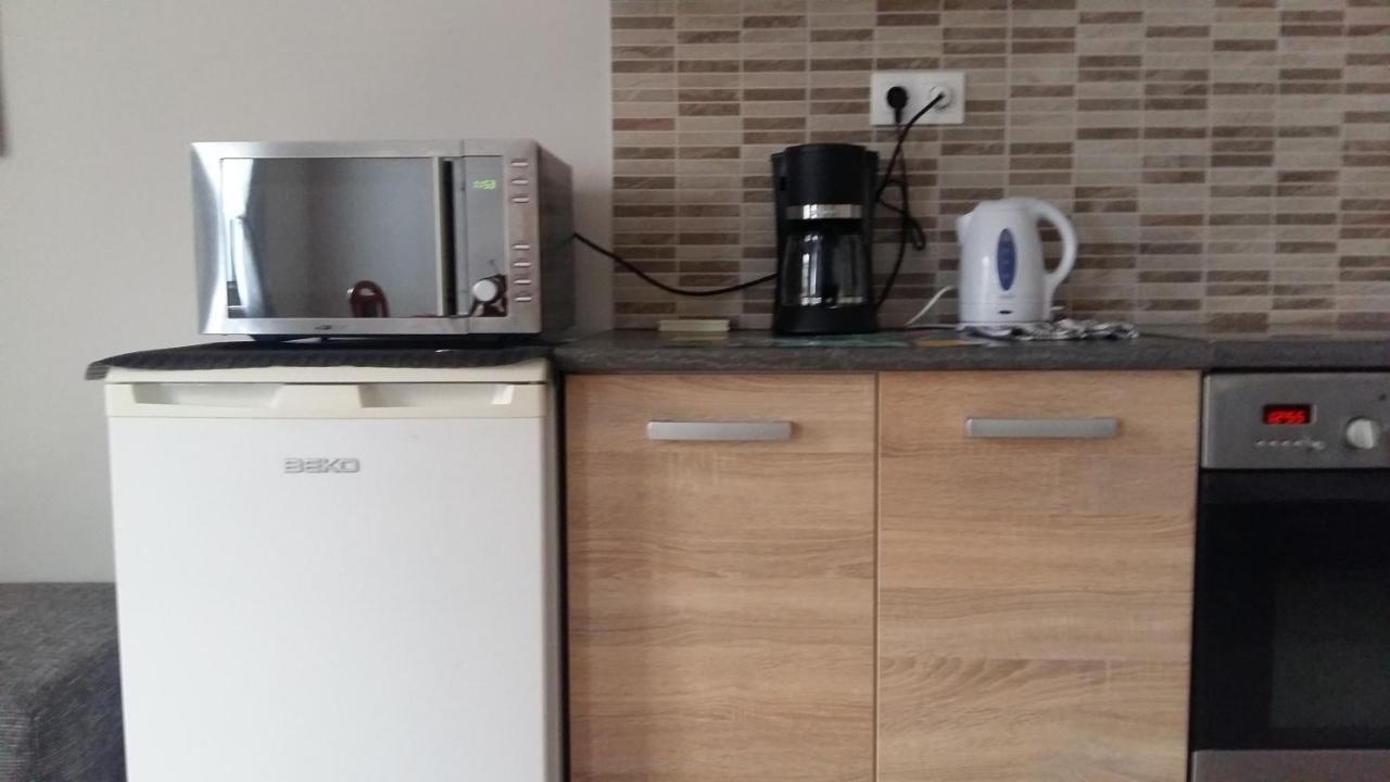 Varalja Apartman Tata Exteriér fotografie